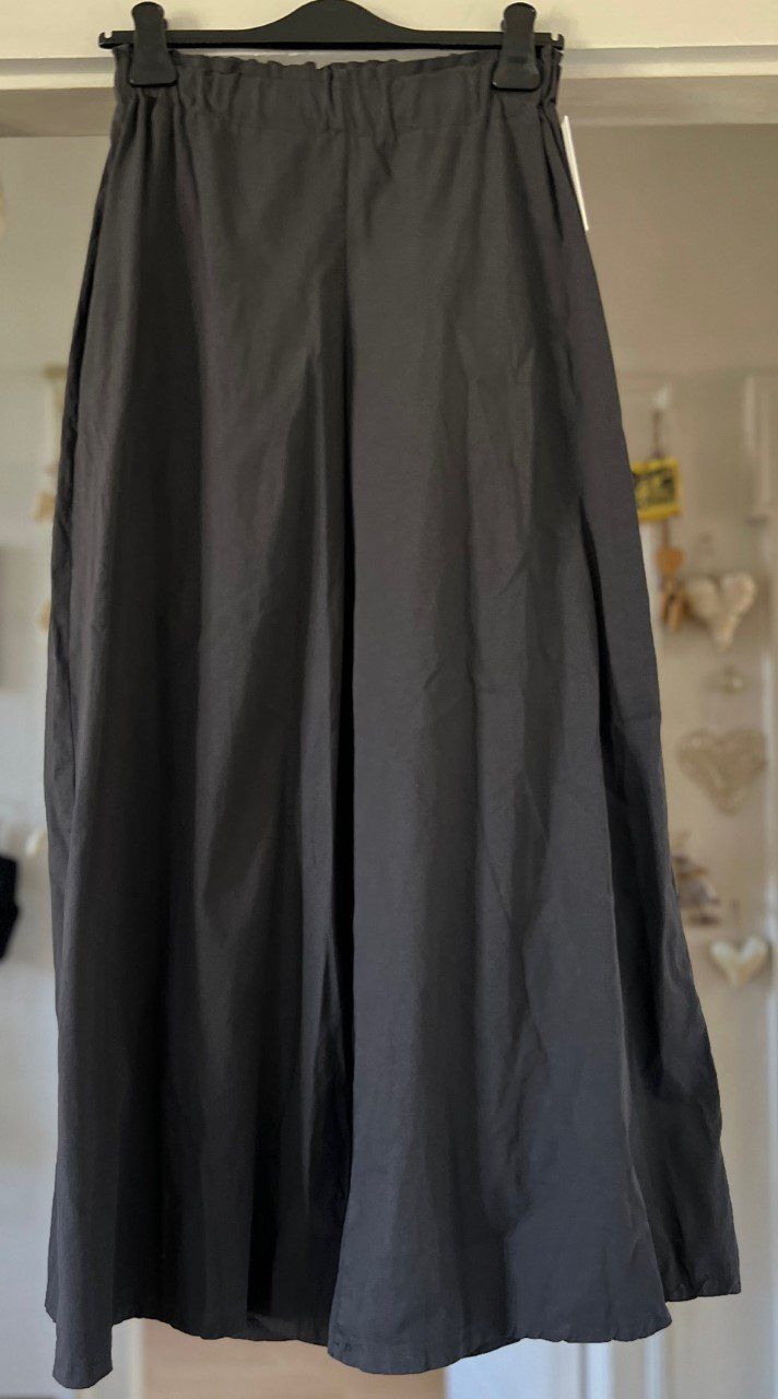 Pantaloni: PANTALONS EN COTON! M – Nuovo e nell'imballaggio originale da Locarno venduto da NicoNion