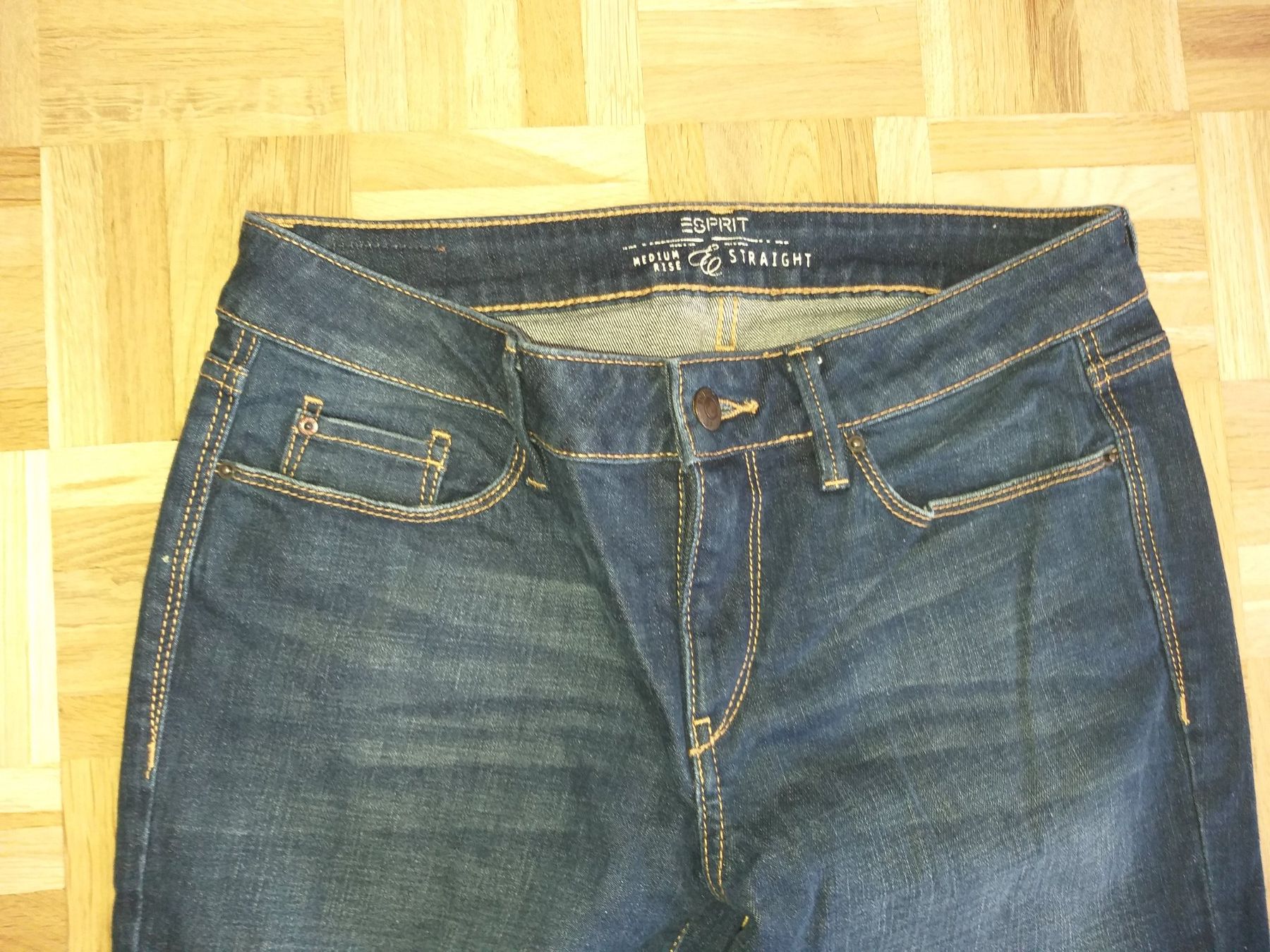 Esprit Jeans: Jeans ESPRIT  Taille/Grosse W27 L34  MEDIUM RISE  STRAIGHT – Gebraucht aus Cossonay-ville von Super-Price-Quality 1