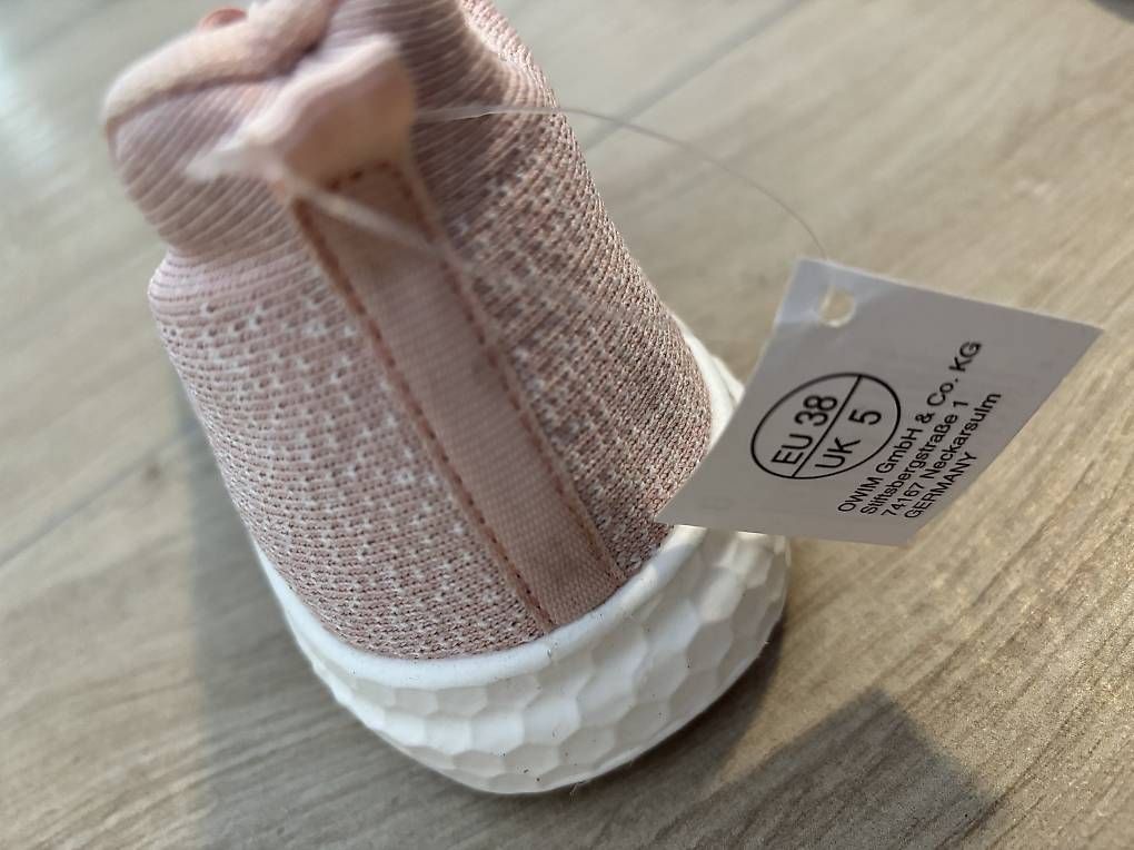 Schuhe für Mädchen: Rosa Turnschuhe – Gebraucht aus Niederwil AG von jul_xms5 3