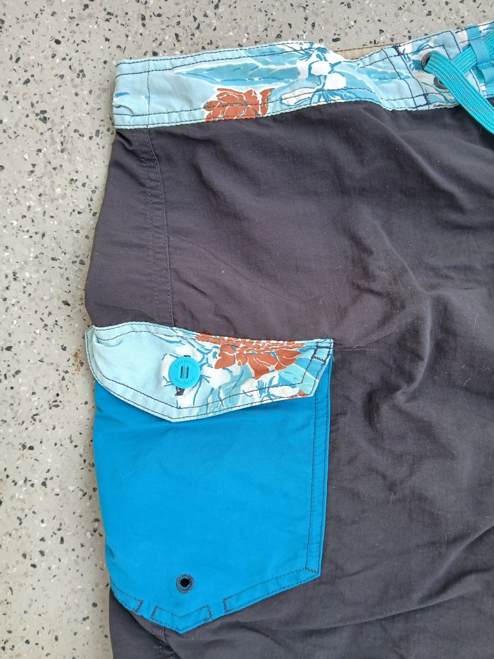 Patagonia Pantaloni: Patagonia Shorts US Grösse 32 – Usato da Worb venduto da Osterthal 1