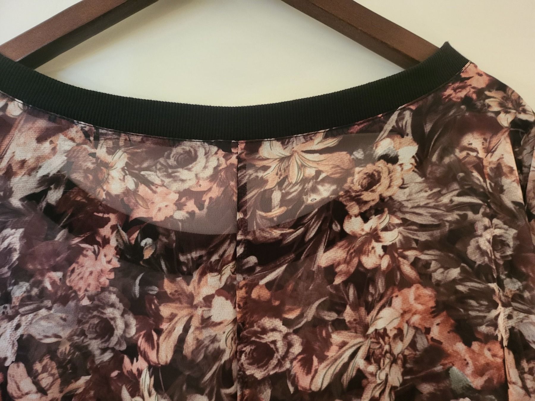 Camicette: Schöne Vintage Bluse – Usato da Basel venduto da sci_67ms 3