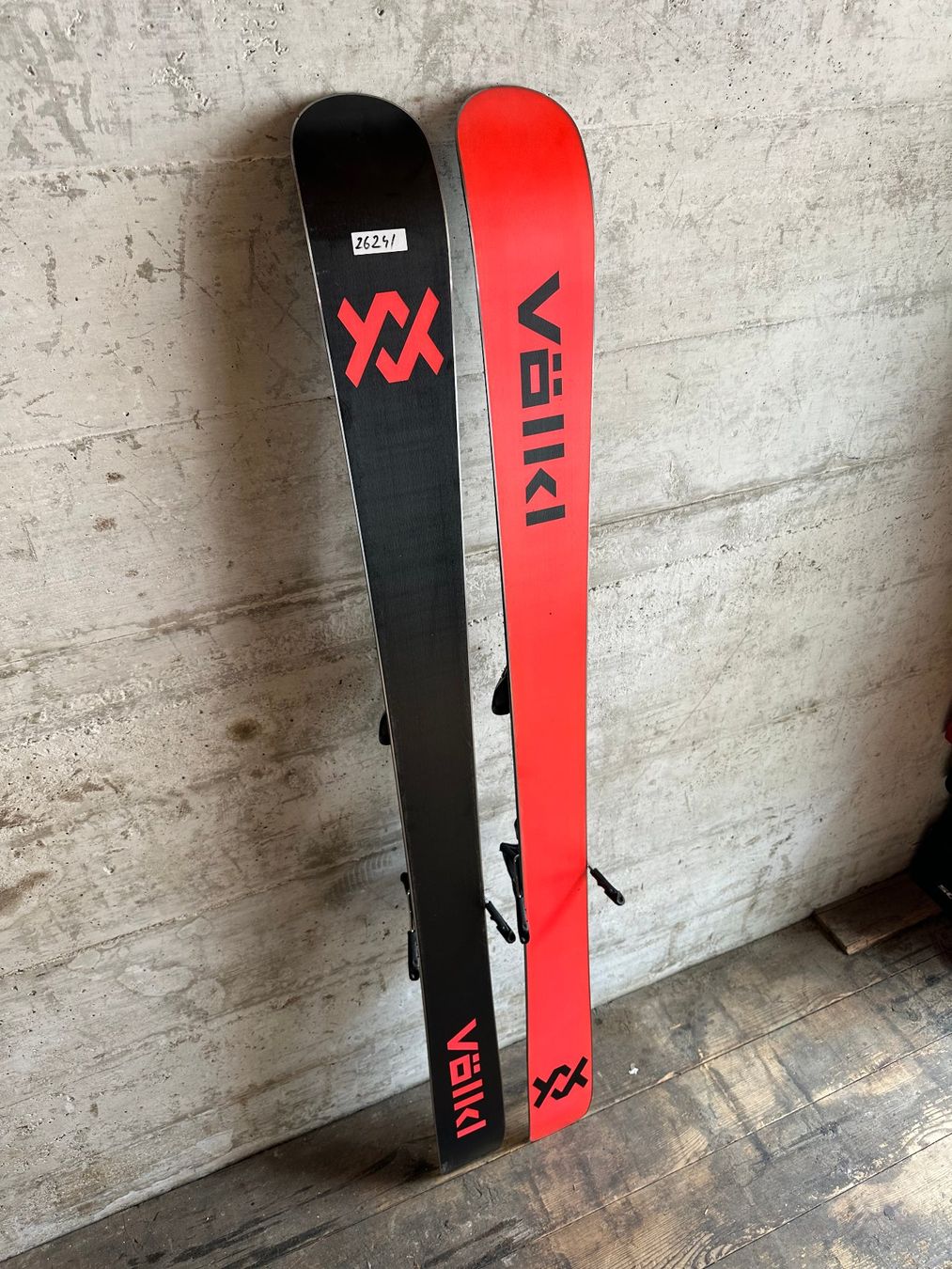 Völkl Skis: Volkl Revolt 100 JR Ski 153CM – Gebraucht aus Emmenbrücke von karkarkar 4