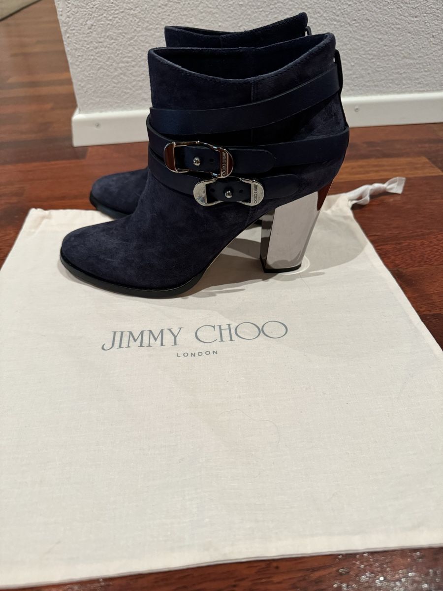 Jimmy Choo Scarpe da donna: Jimmy Choo Blue Suede Ankle Boot – Nuovo (secondo la descrizione) da Zürich venduto da Swiss_Bea