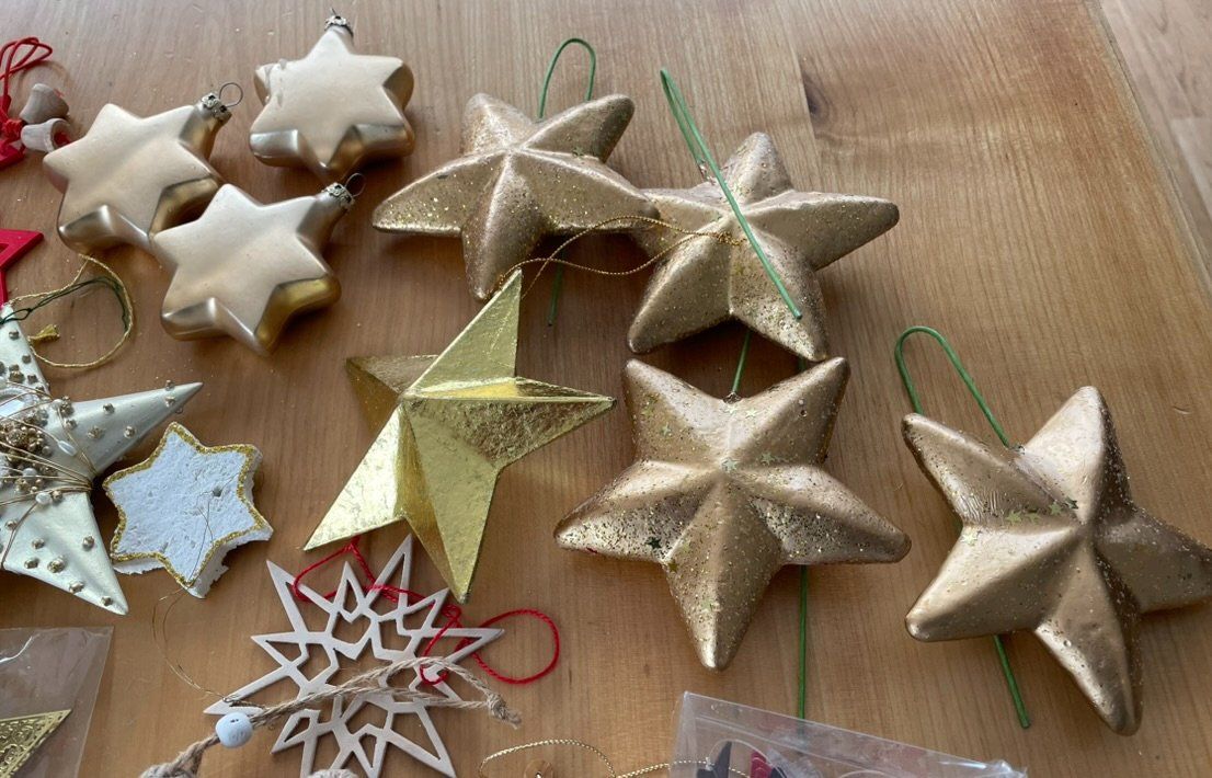 Tutte le decorazioni: Viele dekrative Weihnachtssterne für den Baum oder Geschenke – Usato da Zuerich venduto da Michel52 3