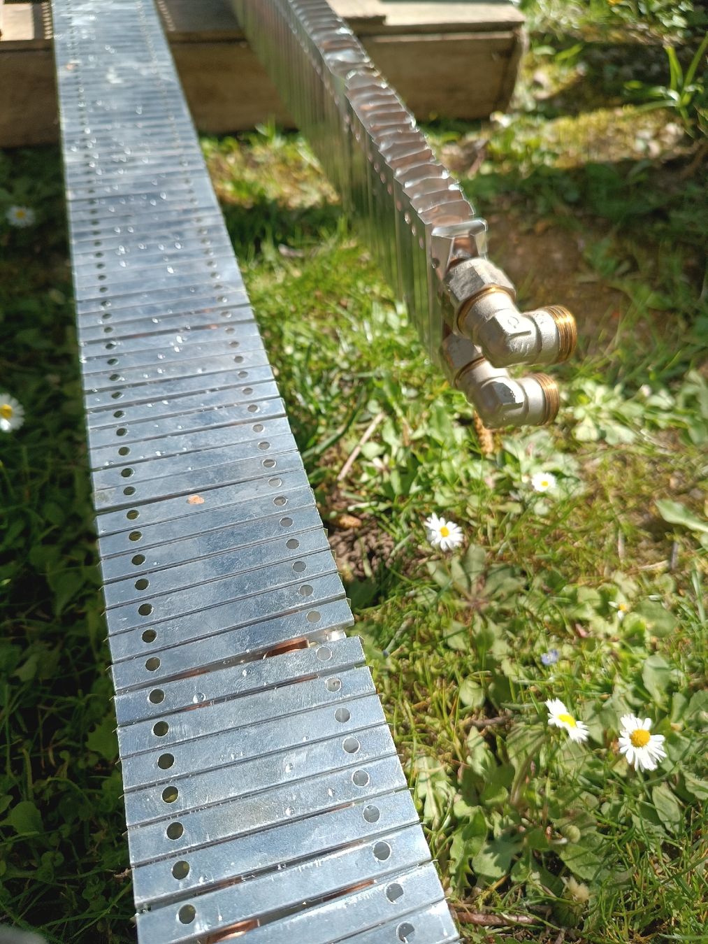 Heizgeräte: PERFECTA-Heizleisten 200 und 164cm – Gebraucht aus Dürnten von Winundmehr 2