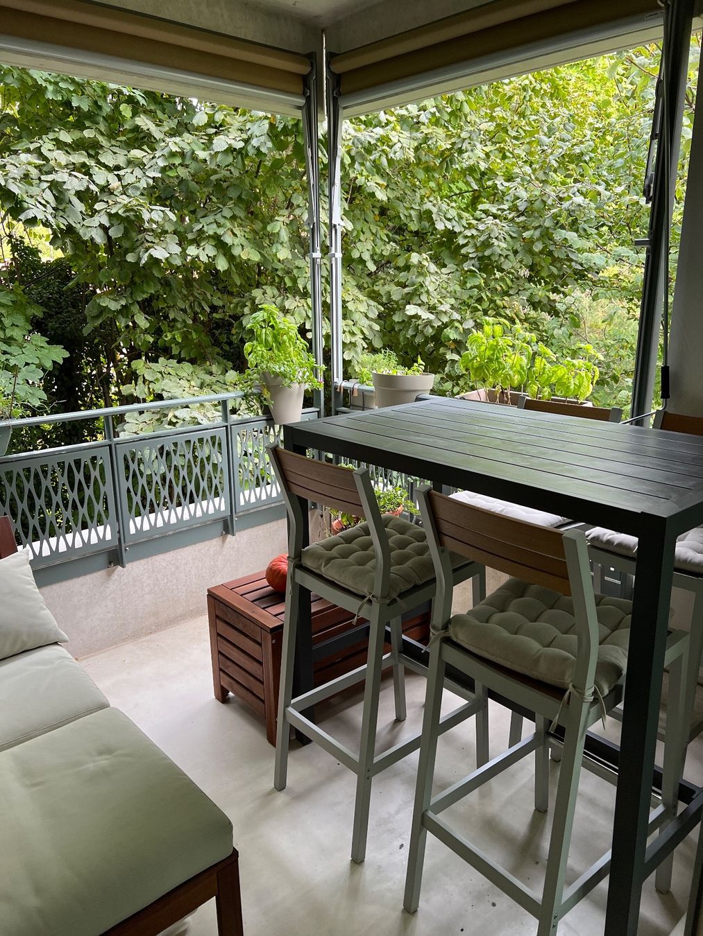 Ikea Set di tavolo e panche: Garden - balcony table + 4 chairs – Usato da Corsier GE venduto da Karol_save_planet 2