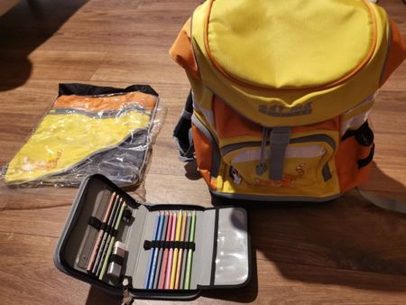 Schulrucksack Schulthek Set 3 Teilig neu