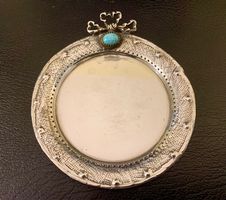 Antico piattino in argento 925 con pietra.