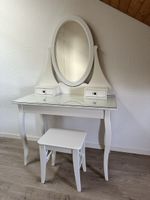 Weisser Vintage-Schminktisch mit Hocker