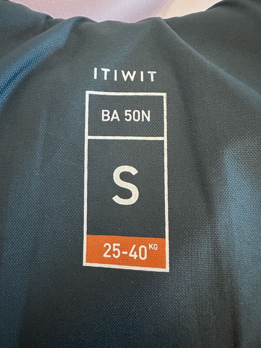 Decathlon Schwimmwesten: Life jacket 25-40kg – Gebraucht aus männedorf von stina_01 1