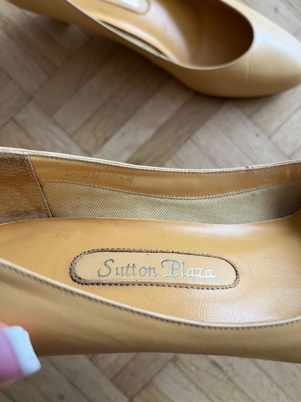 Damenschuhe: Sutton Plaza  shoes in  leather size 38 – Gebraucht aus Chêne-Bougeries von Seetooyoo 5