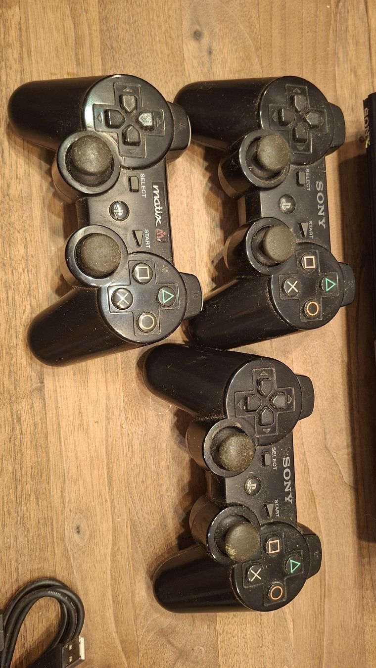 Sony Console: PS3 Konsole – Usato da Huttwil venduto da Hanzo31 1
