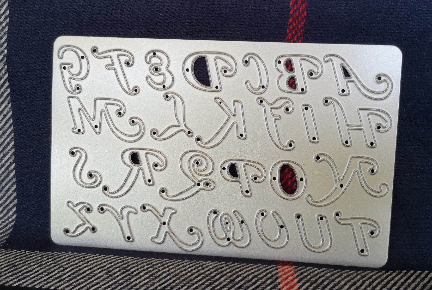 Altro in Bricolage: 16 Stanzschablonen Schrift Buchstaben – Nuovo e nell'imballaggio originale da Biberist venduto da misch810