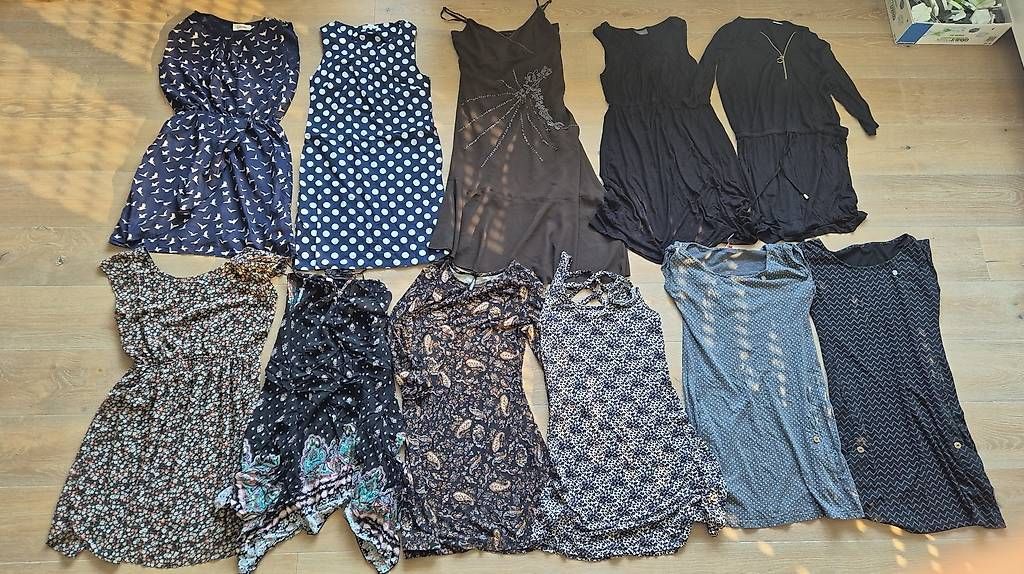 Lots de vêtements: Viele verschiedene Kleider Gr. S – D'occasion à Hagneck par Excite3 1