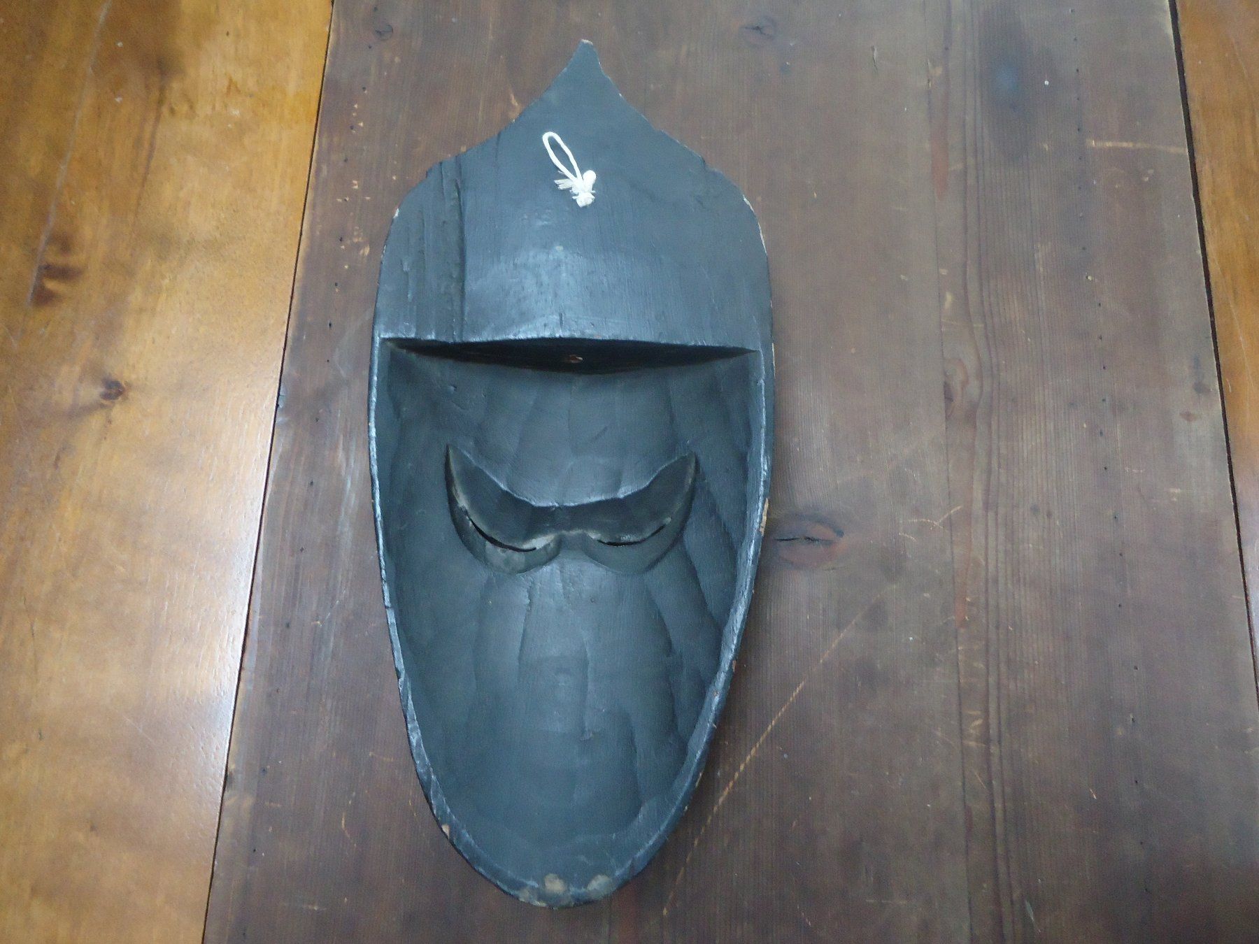 Internationale Kunst: Masques africains décoratifs en bois (2 pièces) – Gebraucht aus Vessy von mafabe 2