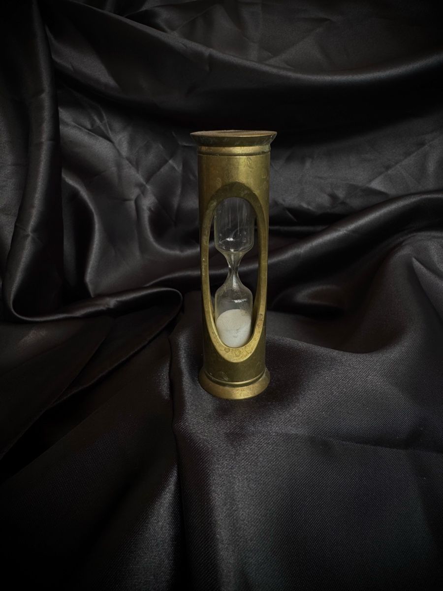 Orologi da terra & Orologi da parete: brass hourglass decorative vintage decor – Usato da Bern venduto da nkink