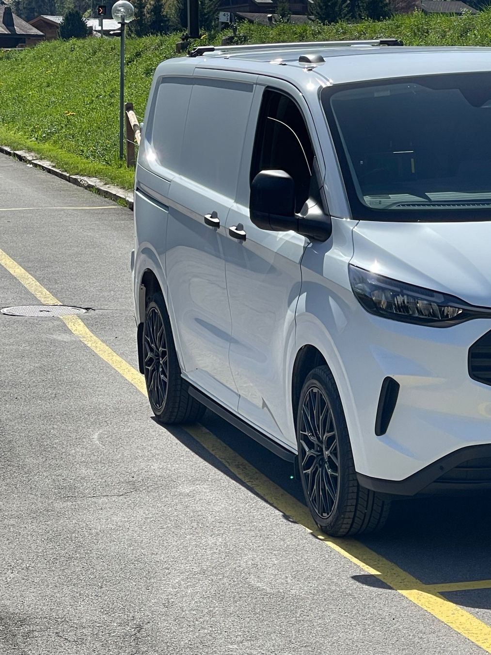 Ford Veicoli commerciali: Ford Transit Custom 2024 AWD – Usato da Gsteig b. Gstaad venduto da Fenster0