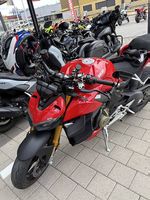 Ducati Streetfighter V4s