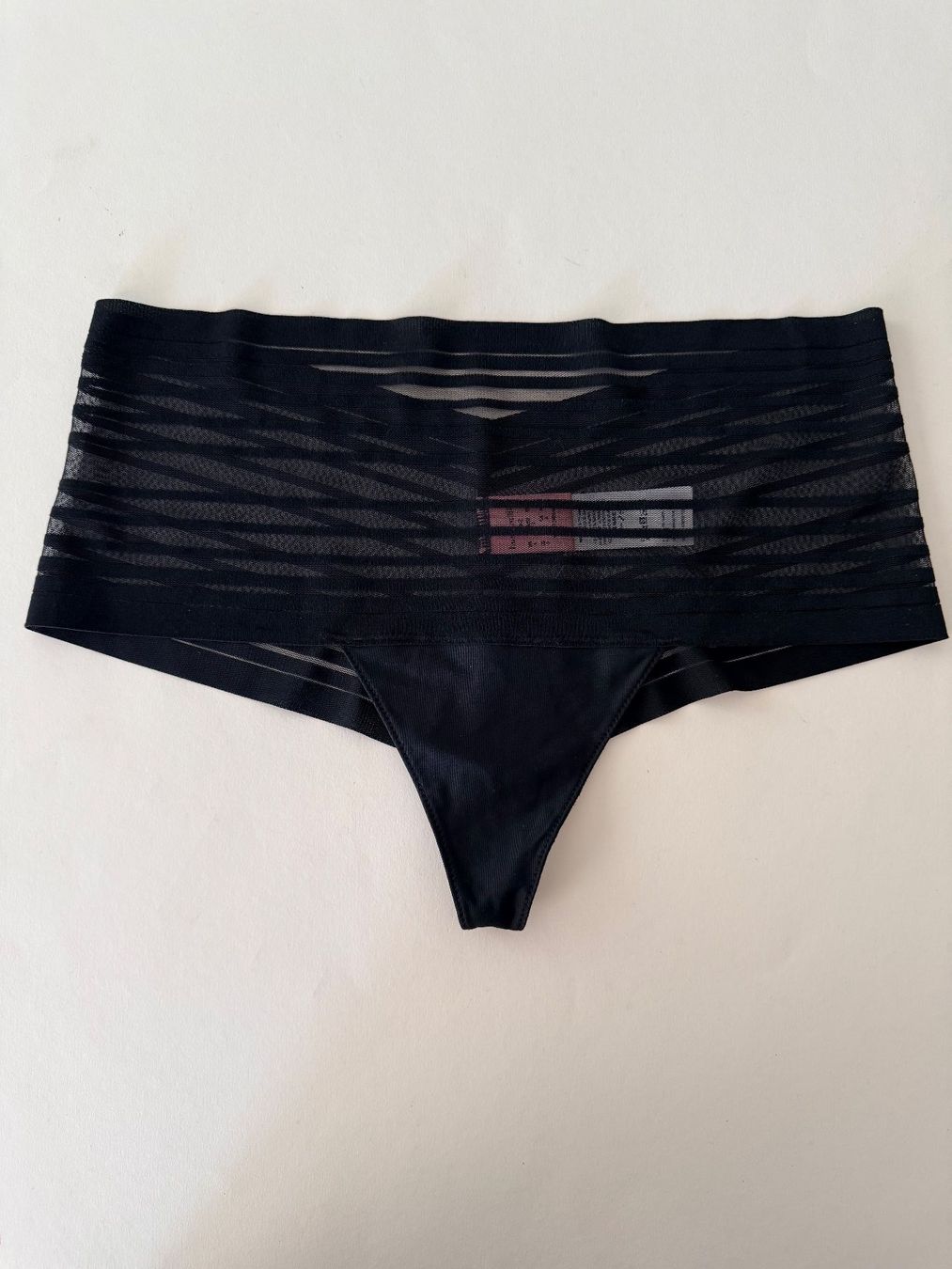 Hunkemöller Sonstige Unterwäsche: HUNKEMÖLLER, String Strip INVISIBLE, Grösse S, Farbe Schwarz – Neu und originalverpackt aus Rudolfstetten von gst_g7xl