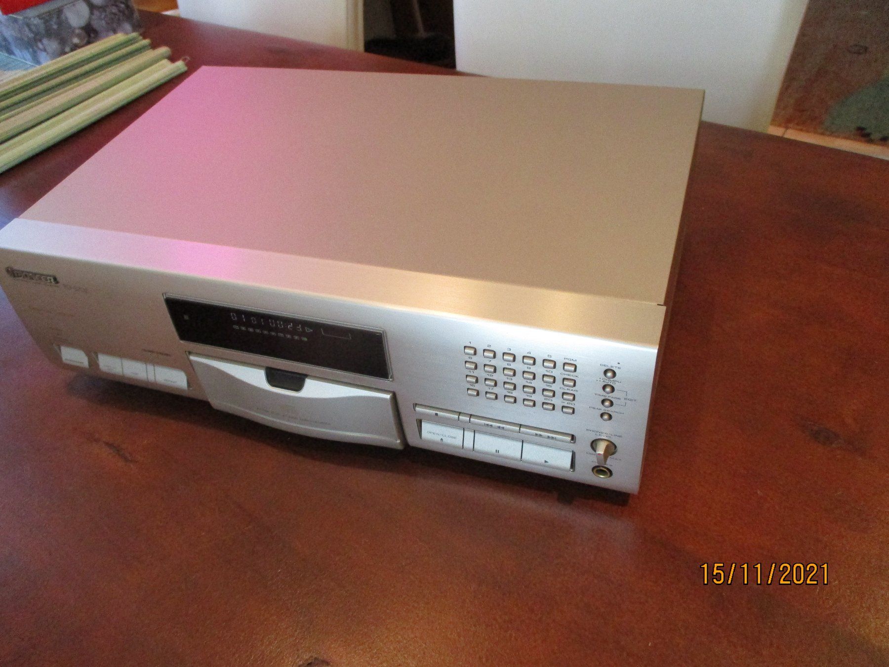 Pioneer Multimediaplayer & Streamer: Pioneer PD-S 702 CD Player in champanger – Gebraucht aus Liestal von Disc-Point 8