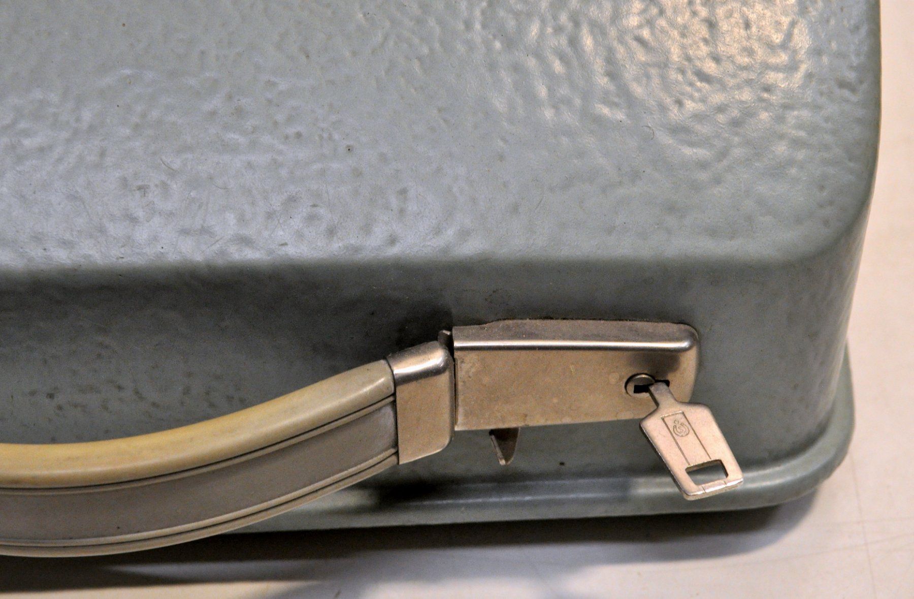 Hermès Macchine da scrivere: Ancienne machine à écrire vintage "Hermès 3000" – Usato da Neuchâtel venduto da Neuchatel 9