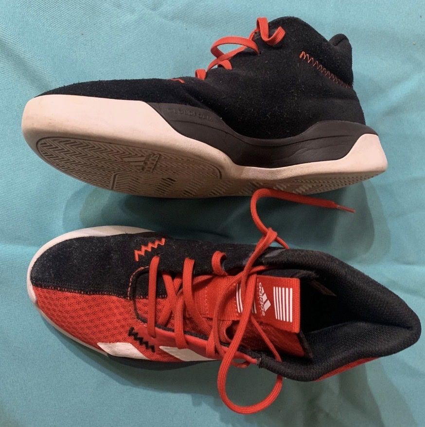 Adidas Chaussures hommes: Baskets Adidas Pro Next, rouges & noires - Gr. 38 2/3 – D'occasion à Chézard-St-Martin par Cheyenne_75 1