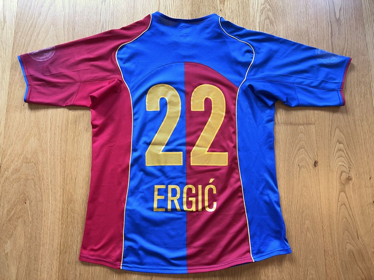Nike Leibchen & Hosen: FC Basel Trikot Nike Ergic Nummer 22 – Gebraucht aus Grellingen von Faebu7 2