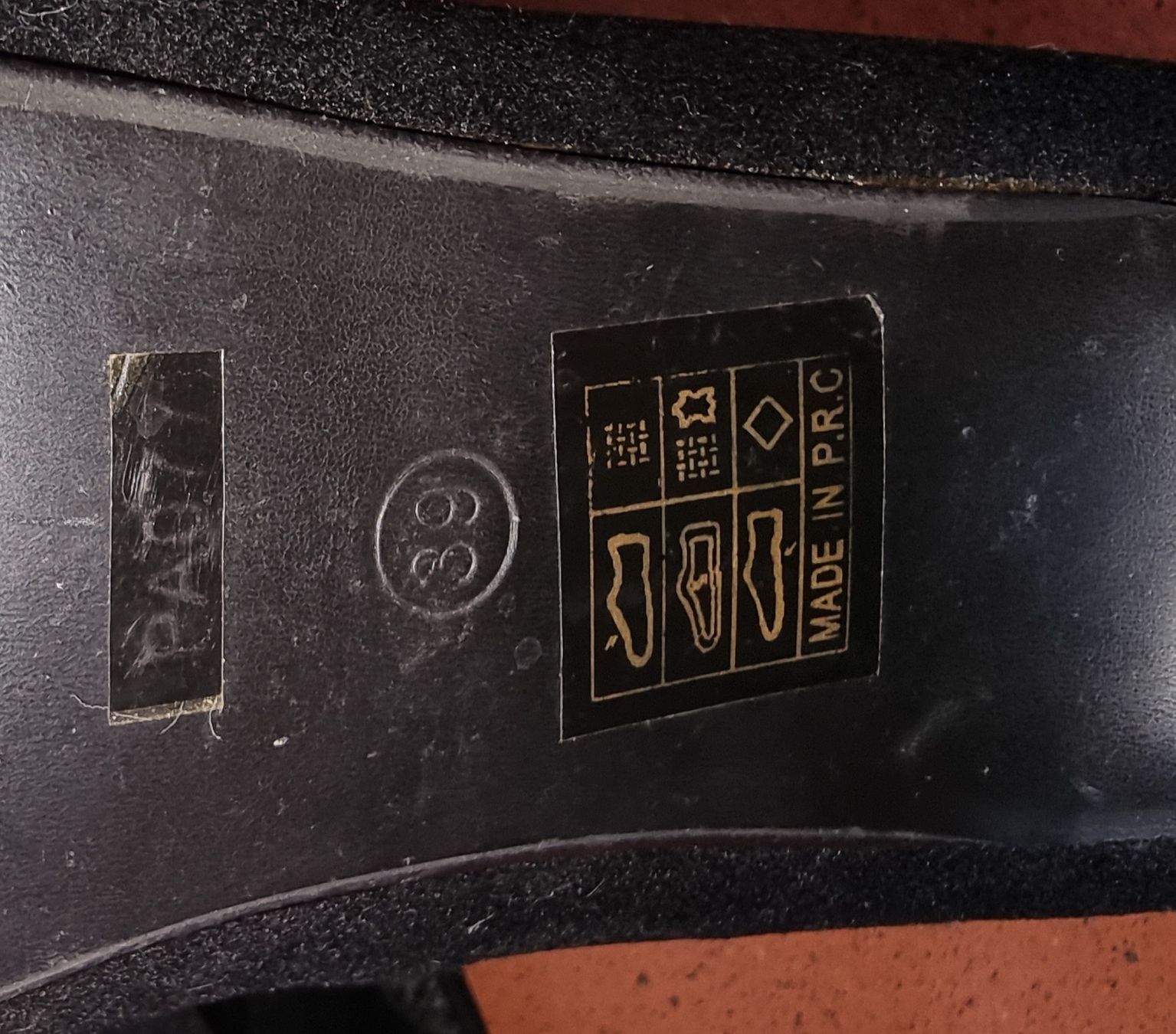 Damenschuhe: Pumps schwarz Sergio Todzi Grösse 39 Wildlederoptik – Gebraucht aus Rifferswil von sandra0010 1