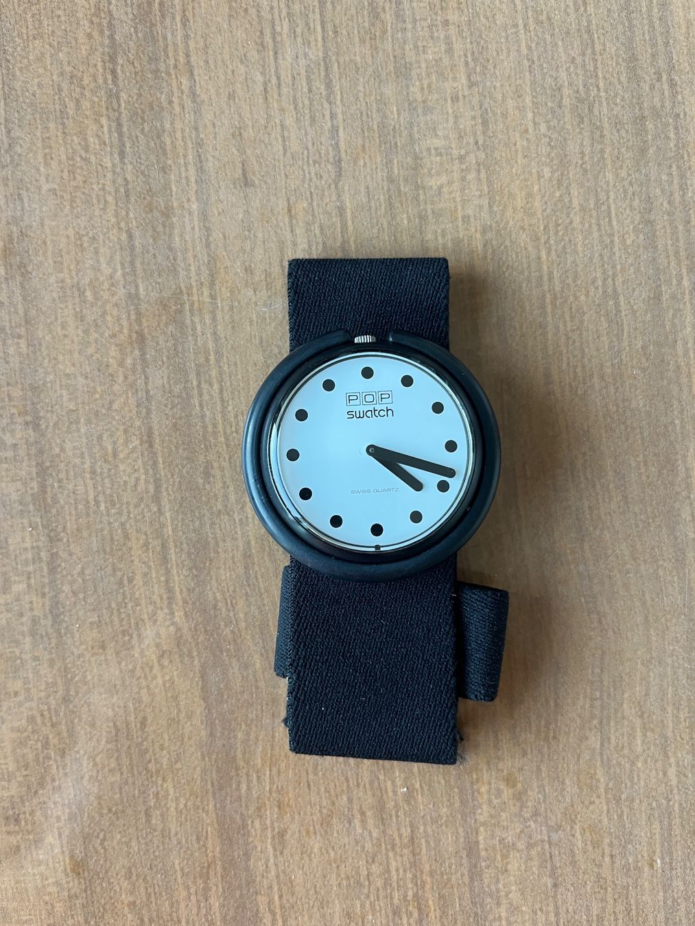 Swatch Uhren: Orologio Swatch Pop PWBB001 jet black. – Gebraucht aus Mendrisio von cost.del