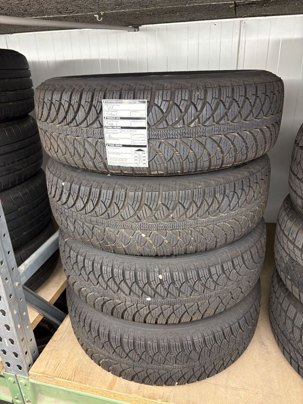 Mazda Pneumatici & Ruote complete: Mazda 2 Räder – Usato da Wolhusen venduto da wer_b2yj 1