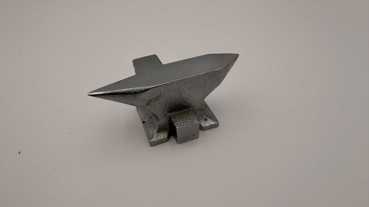 Attrezzi da lavoro: Amboss klein Metall  – Usato da Rotkreuz venduto da perlengott 2
