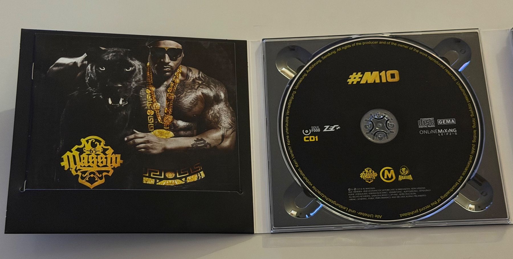 Tutti i DVDs: Massiv - #M10 Premium Edition 2 CD's/DVD – Nuovo (secondo la descrizione) da Altstätten SG venduto da sheamus 3