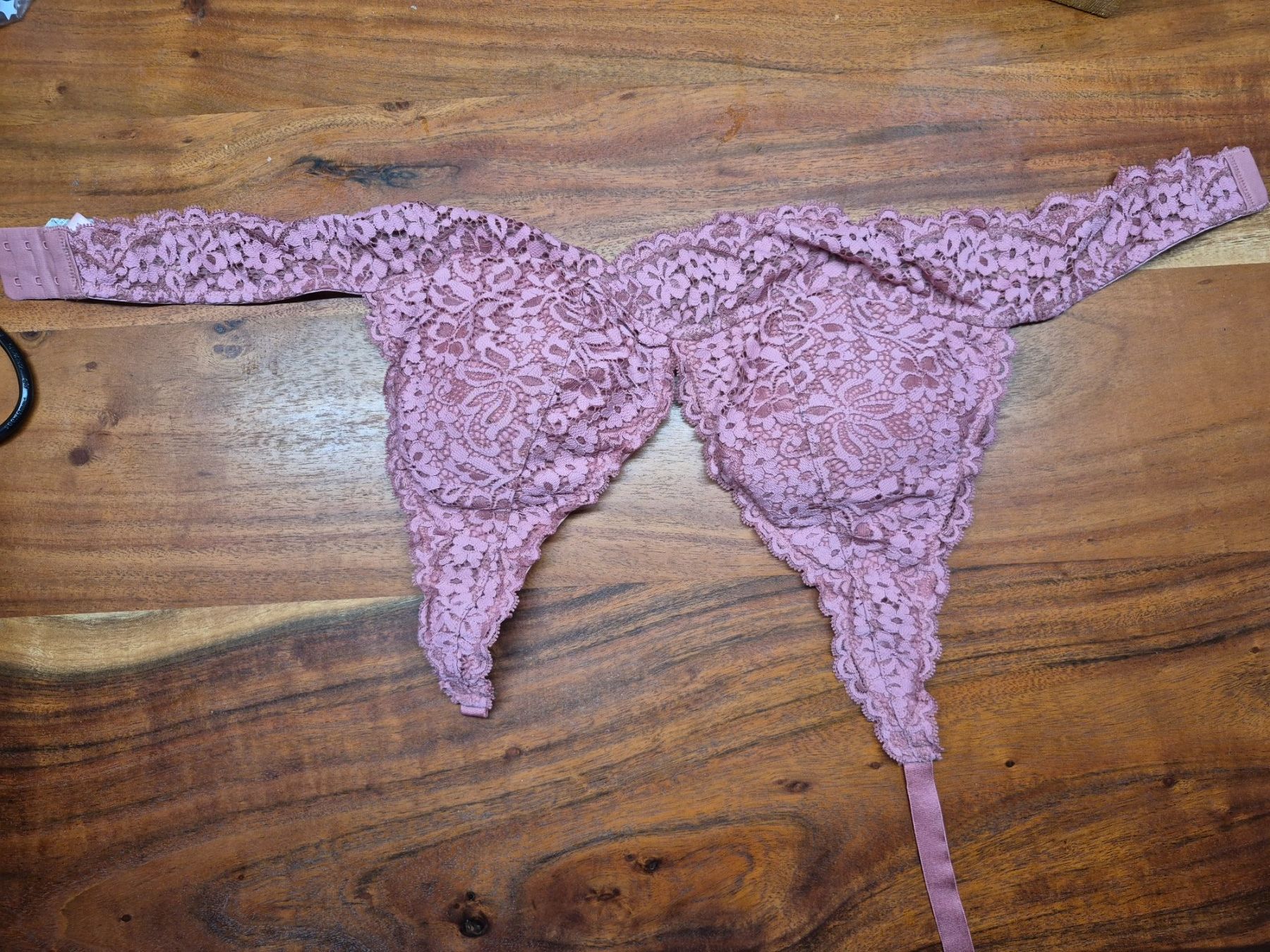 Hunkemöller Altra biancheria intima: Hunkemöller BH Grösse L – Usato da Tagelswangen venduto da Daubinator7