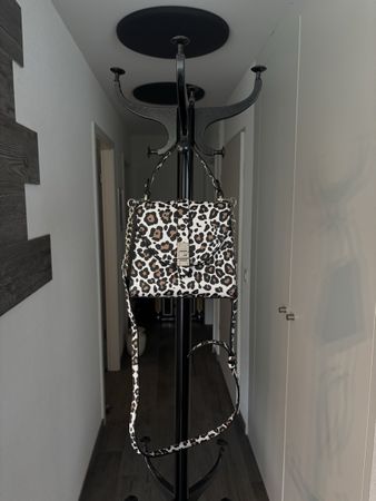Sac Guess à motif léopard