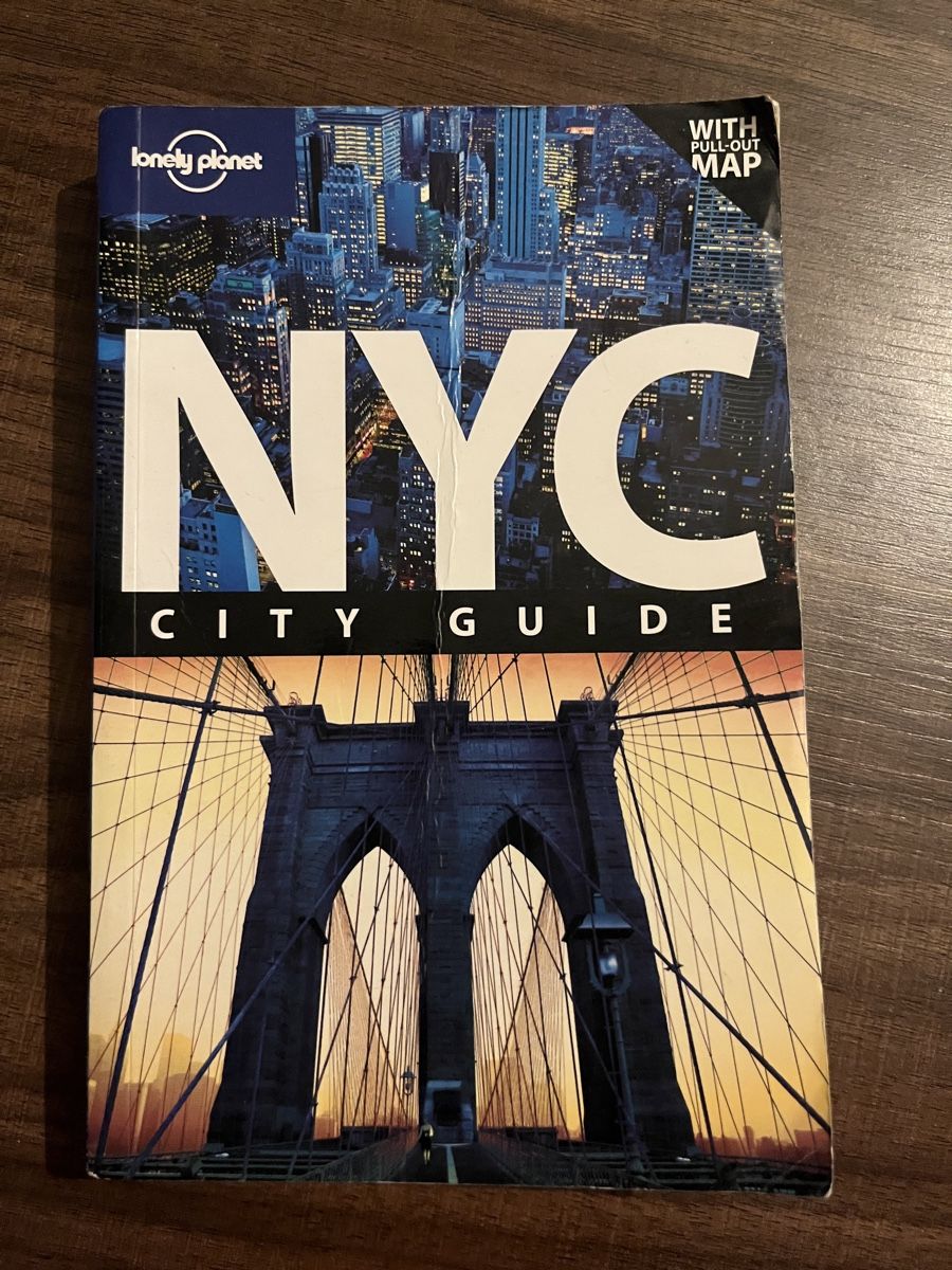Libri: Lonely Planet NYC City Guide with Pull-Out Map – Usato da Sierre venduto da black.box