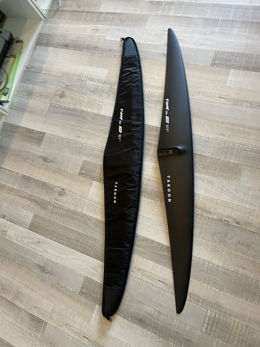 Kite: Takoon Foil Pump Pro Front Wing 1750 – Neuf (Voir description) à Avenches par Acustica