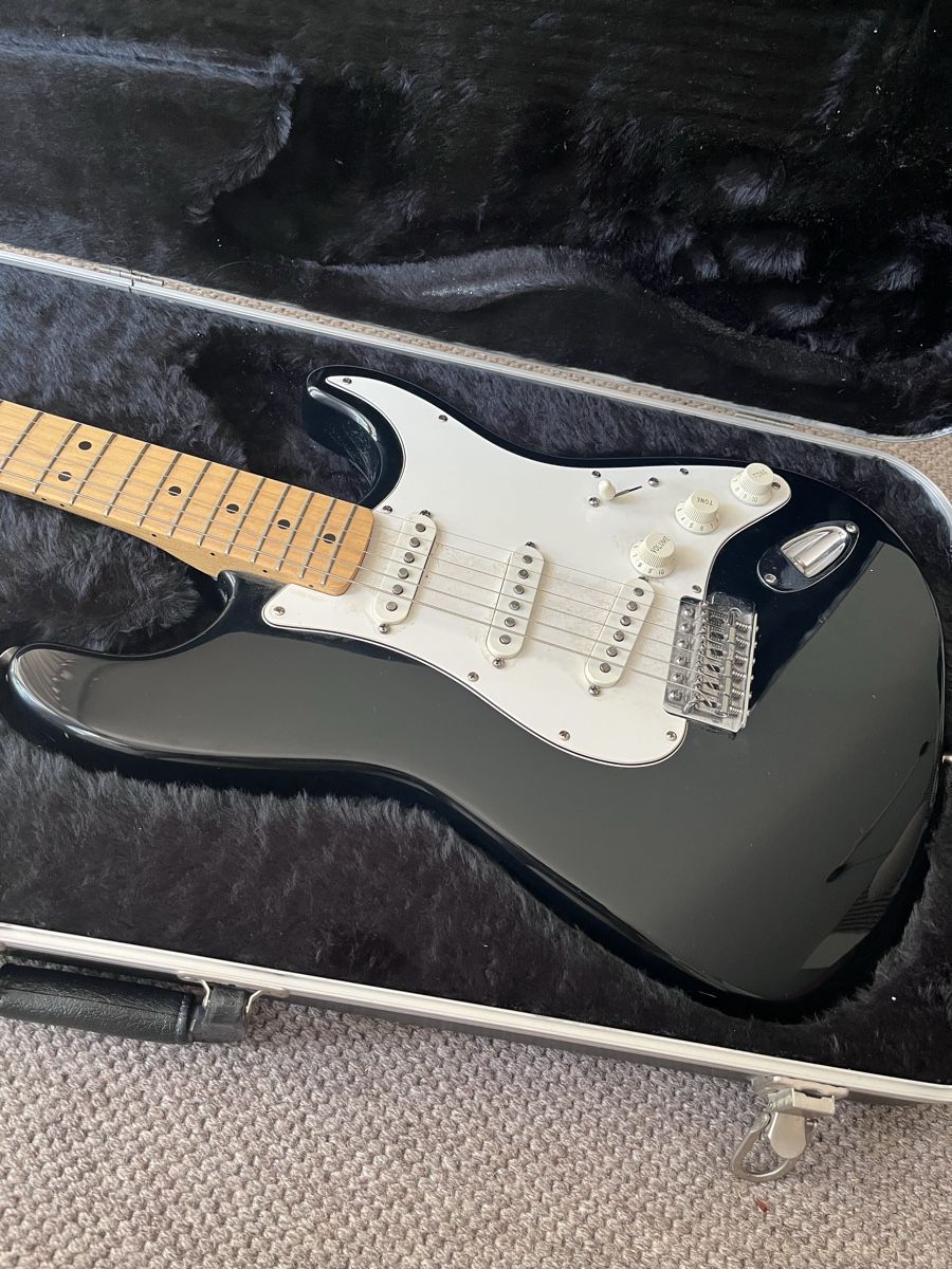 Fender Strumenti musicali: Fender Stratocaster – Usato da Zürich venduto da drigg 3
