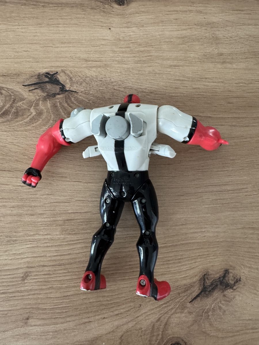 Bandai Statuette: Actionfigur Ben 10 Vierarme 2008 Bandai – Usato da Biberist venduto da etesummer 1