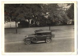 Fotografie Auto Limousine, PKW mit Weinb