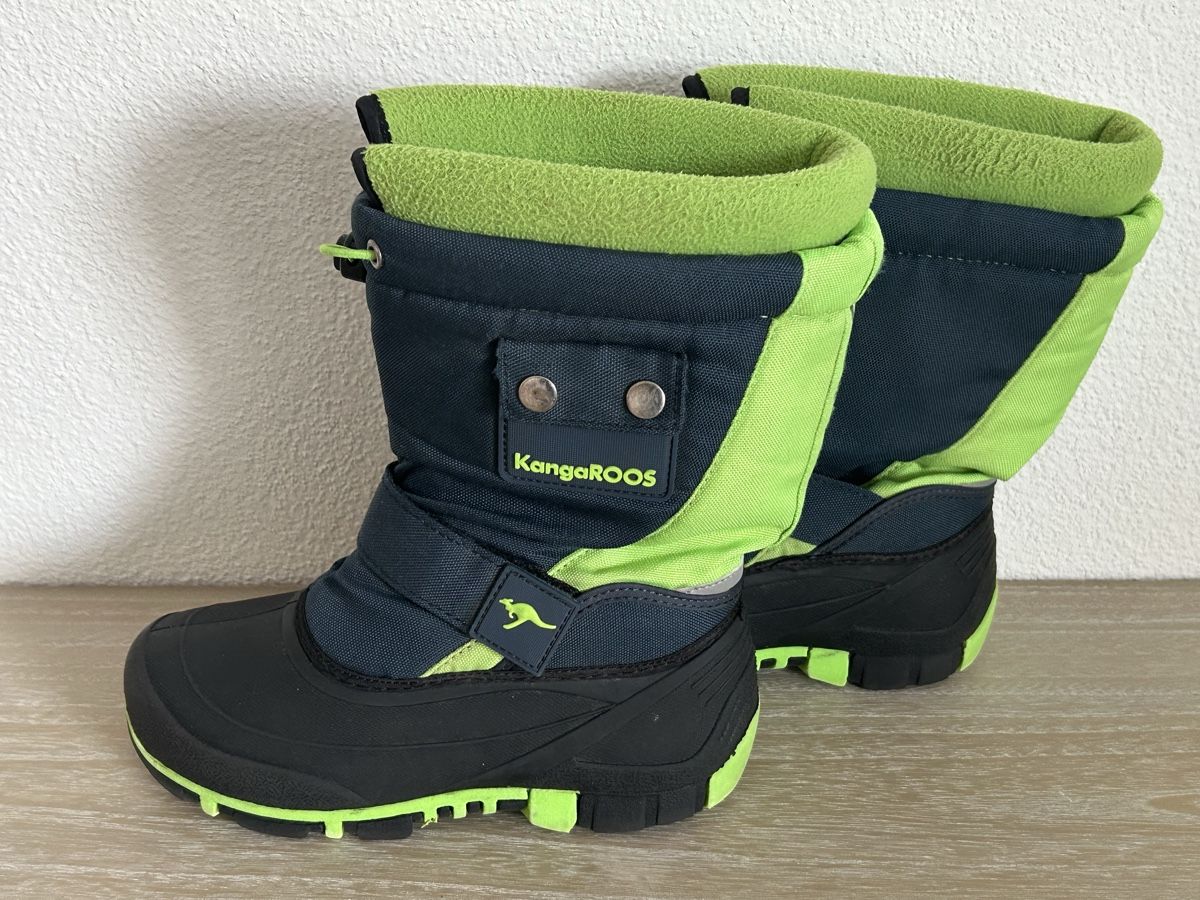 Scarpe per ragazzi: Kinder Winterstiefel KangaROOS Grösse 35                     – Usato da Wolhusen venduto da eve_m6cg