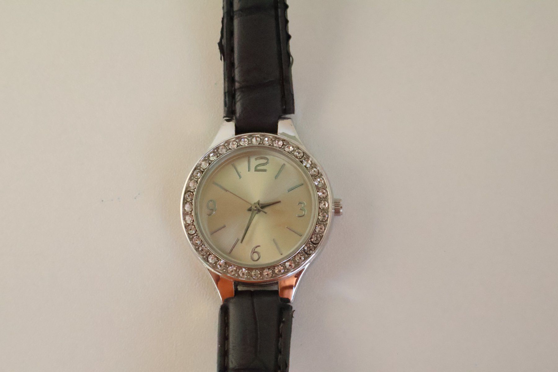Uhren: Damen Uhr läuft, Garantie – Gebraucht aus Willisau von flabastian 7