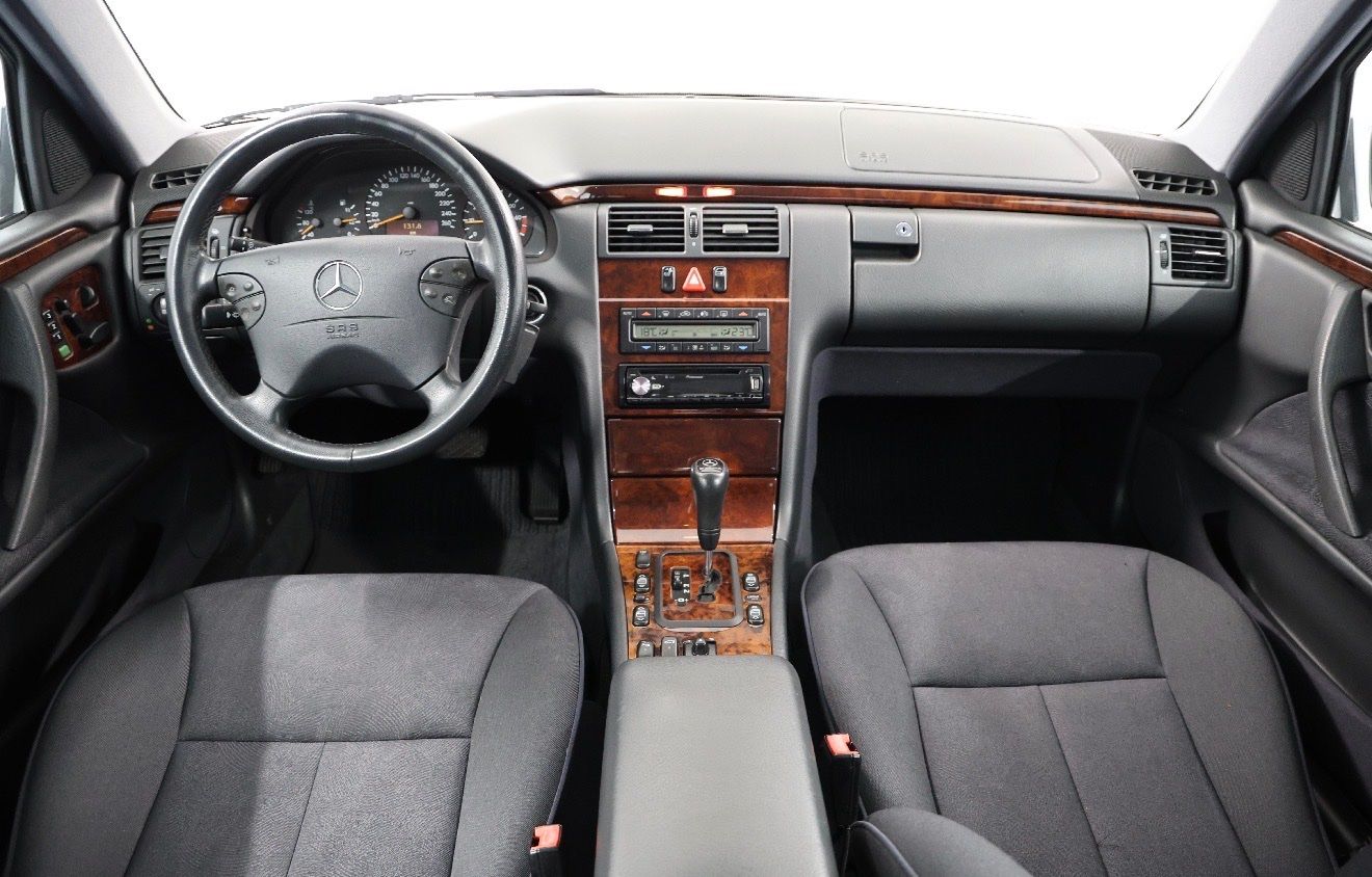 Mercedes-Benz Automobili: Mercedes E280 4-Matic AUTOMAT – Usato da Rümlang venduto da AlbiniAutoGmbH 4