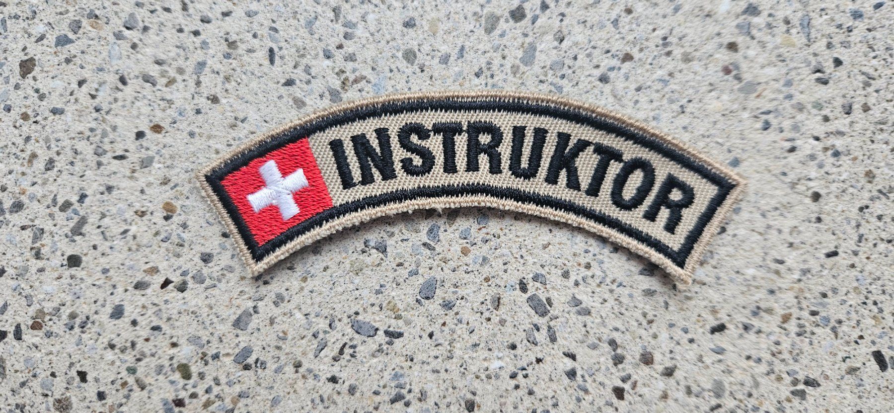 Schweizer Armee Placchette & Badge: *** Bogen Instruktor *** – Nuovo e nell'imballaggio originale da Riedholz venduto da fr_sIruP