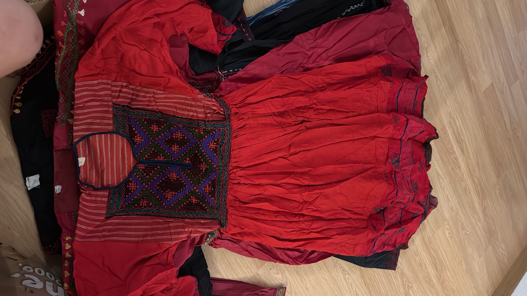 Robes: Kleid – Neuf (Voir description) à Olten par Saayis 1