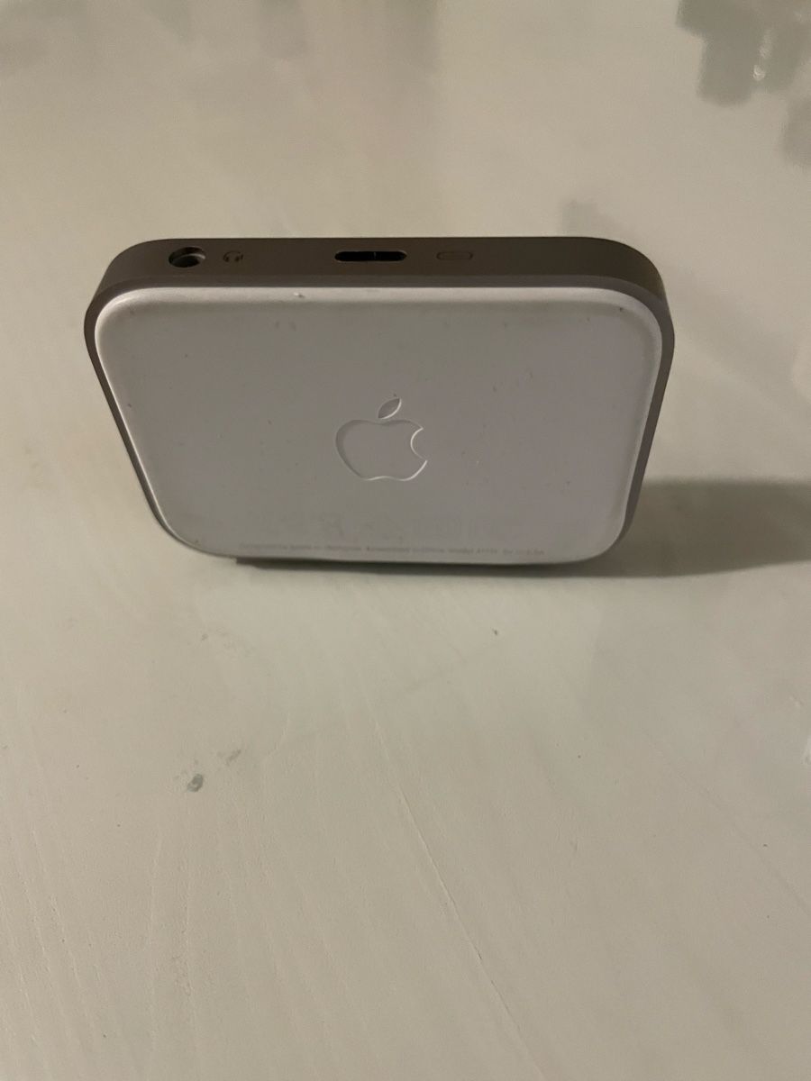 Docking station: Apple iPhone Ladestation Grau – Usato da Schwerzenbach venduto da coccanella 2