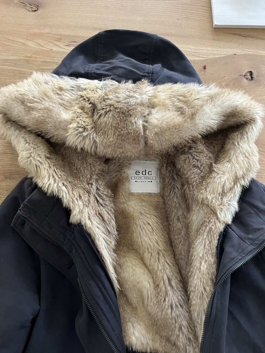 Jacken: Winterjacke mit Fell small – Gebraucht aus Küsnacht ZH von ya___ra 3