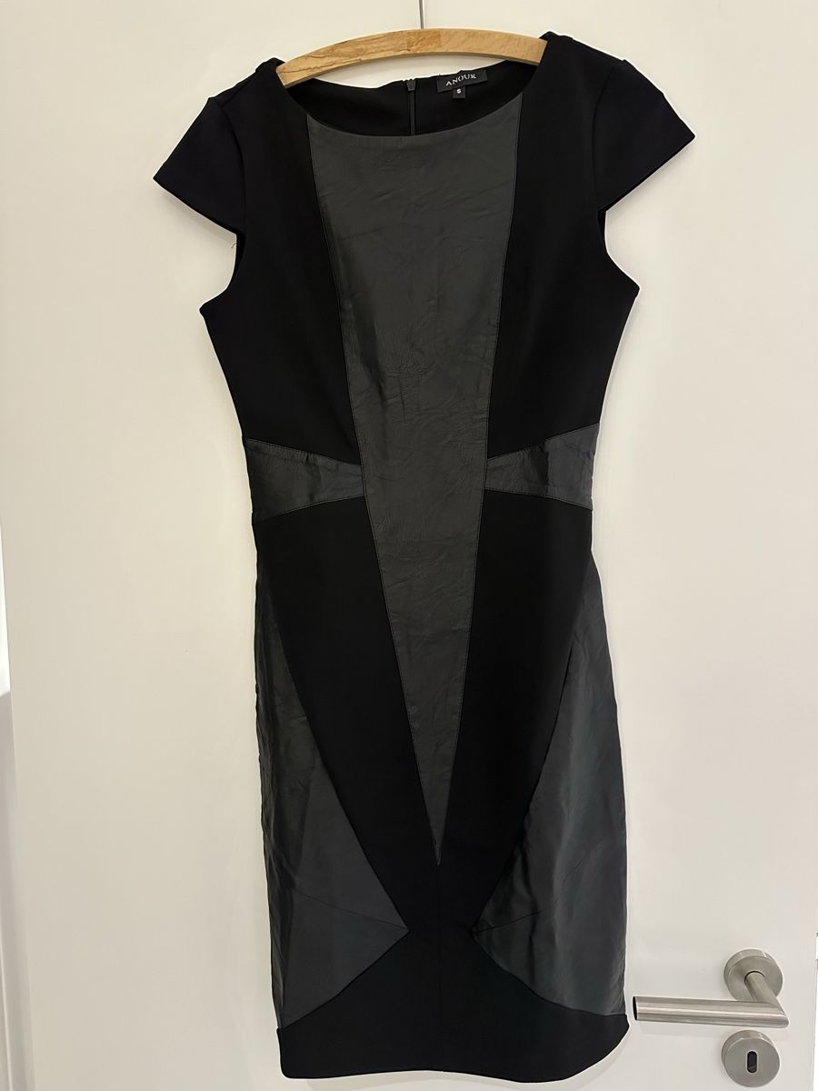 Vestiti: Kleid mit Ledereinsatz – Nuovo (secondo la descrizione) da Bever venduto da Elischen21