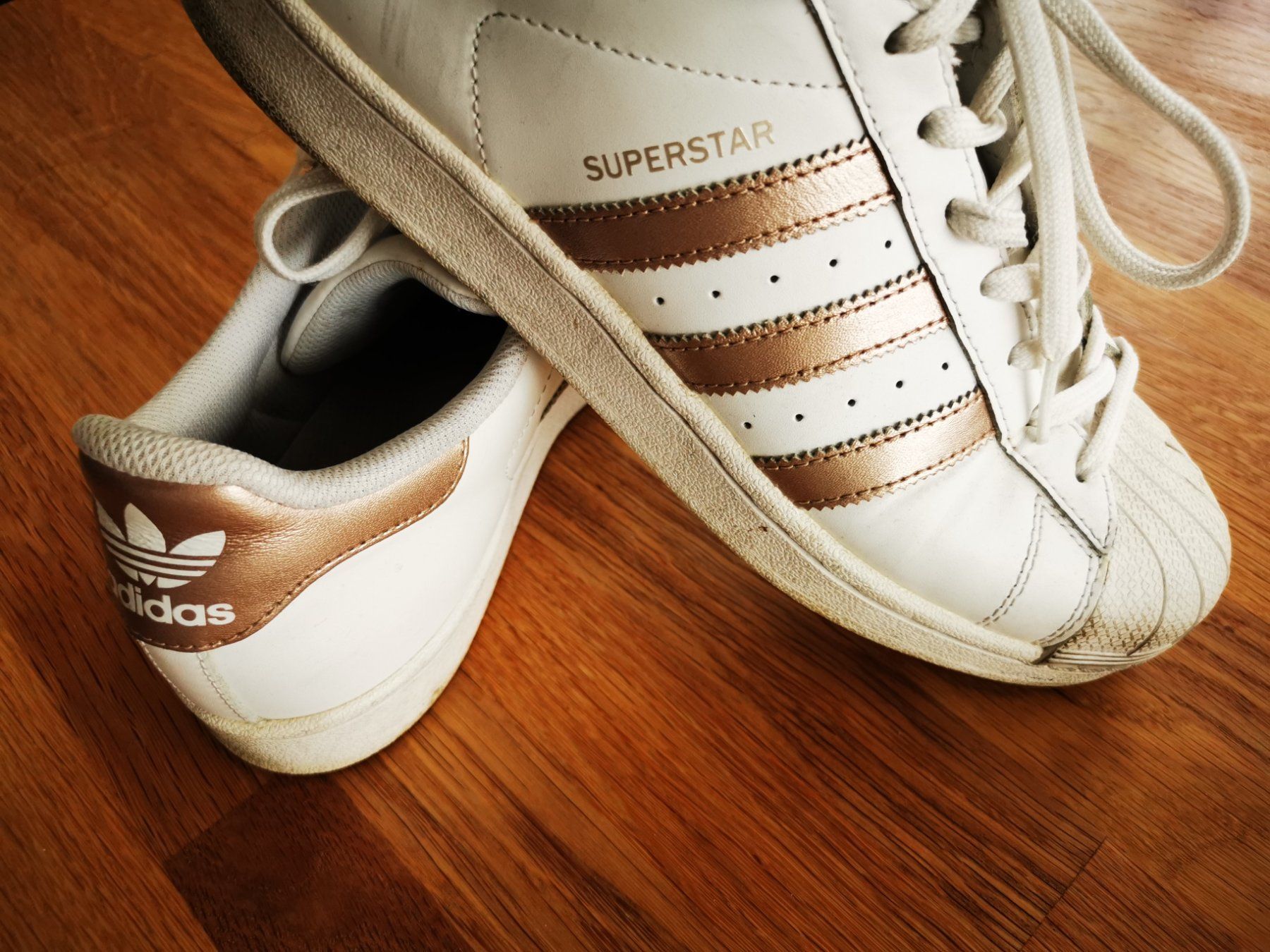adidas gazelle silver green womens ADIDAS Superstar Vintage bianche e nere JQ3254