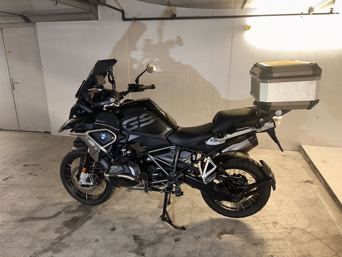 BMW Enduro: BMW GS Triple BLACK NEU – Nuovo e nell'imballaggio originale da Rotkreuz venduto da REISENDE.MIT.LICHT. 1