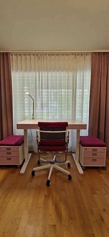 Bureaux: Moll T7 Elektrisch + Stuhl + 2x Rollcontainer – D'occasion à Tuggen par kon_xtg7